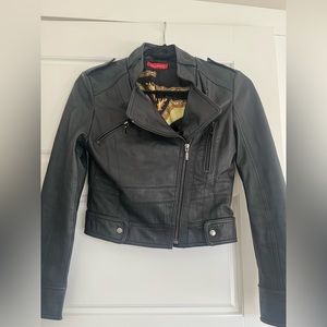 Cropped leather jacket.